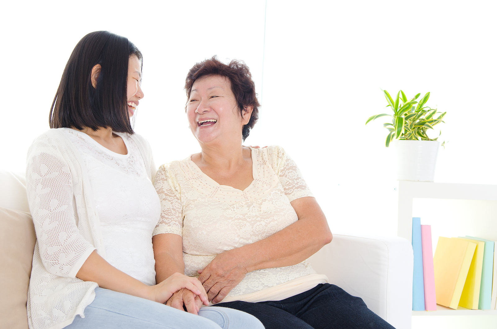 Ways To Help An Elderly Loved One Transition To Assisted Living